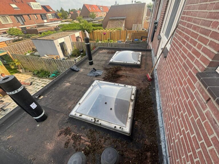 Dakrenovatie uitbouw in Lelystad Haven door Dakdekker Specialist Lelystad