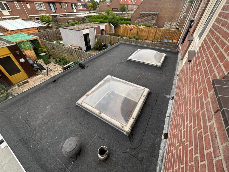 Dakrenovatie uitbouw in Lelystad Haven door Dakdekker Specialist Lelystad