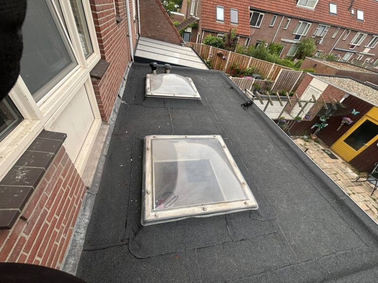 Dakrenovatie uitbouw in Lelystad Haven door Dakdekker Specialist Lelystad