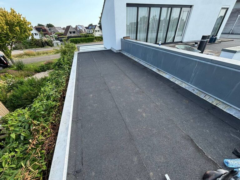 Dakterras overlagen in Lelystad door Dakdekker Specialist Lelystad